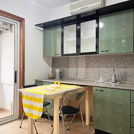 Entire In Tirane, Albania Appartement